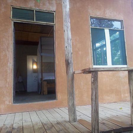 Вилла Kibale River Camp Lake Nyabikere Экстерьер фото